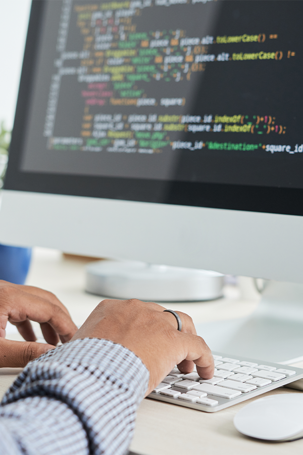 IT・EC運営・コンサルティング関連事業